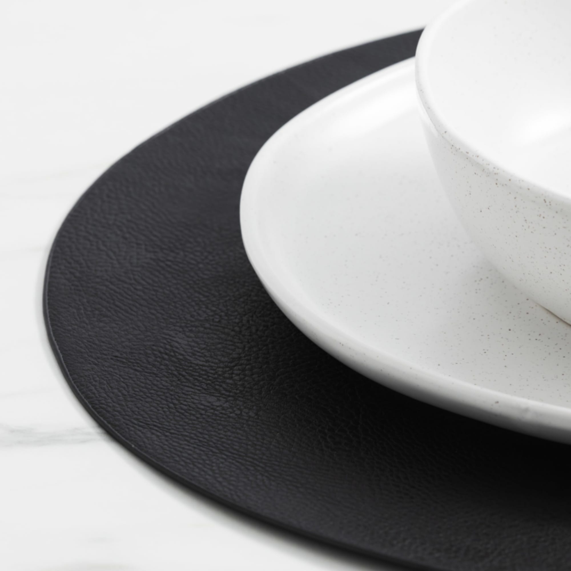 S&Co Siena Round Placemat 38cm Black Kitchen Warehouse™